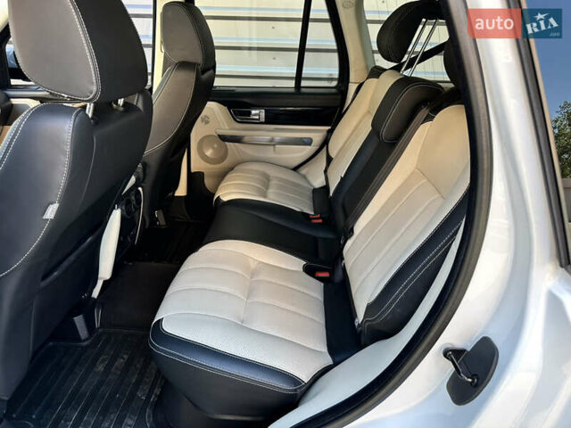 Белый Ленд Ровер Рендж Ровер, объемом двигателя 5 л и пробегом 179 тыс. км за 18000 $, фото 17 на Automoto.ua