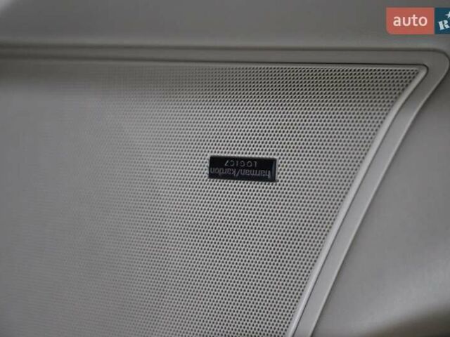 Білий Ленд Ровер Рендж Ровер, об'ємом двигуна 5 л та пробігом 207 тис. км за 21500 $, фото 12 на Automoto.ua