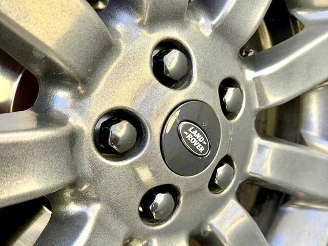 Білий Ленд Ровер Рендж Ровер, об'ємом двигуна 5 л та пробігом 184 тис. км за 17999 $, фото 11 на Automoto.ua