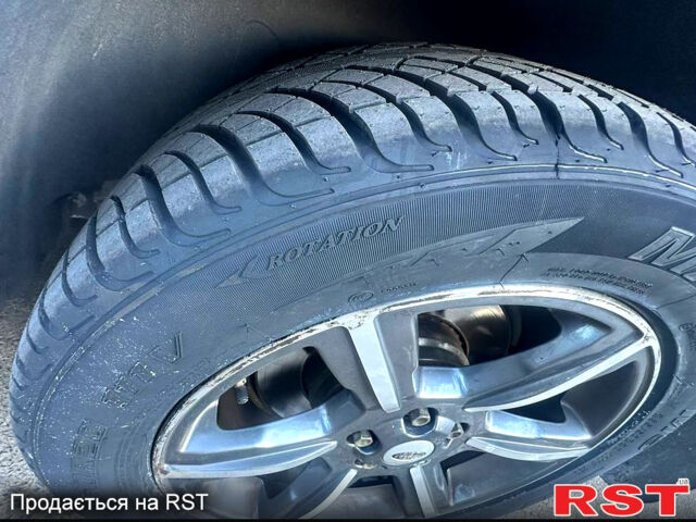 Білий Ленд Ровер Рендж Ровер, об'ємом двигуна 5 л та пробігом 165 тис. км за 19900 $, фото 7 на Automoto.ua