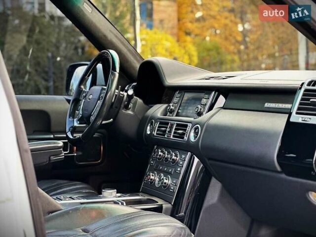 Білий Ленд Ровер Рендж Ровер, об'ємом двигуна 4.37 л та пробігом 300 тис. км за 18800 $, фото 43 на Automoto.ua