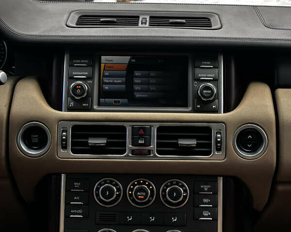 Белый Ленд Ровер Рендж Ровер, объемом двигателя 4.37 л и пробегом 217 тыс. км за 16500 $, фото 19 на Automoto.ua