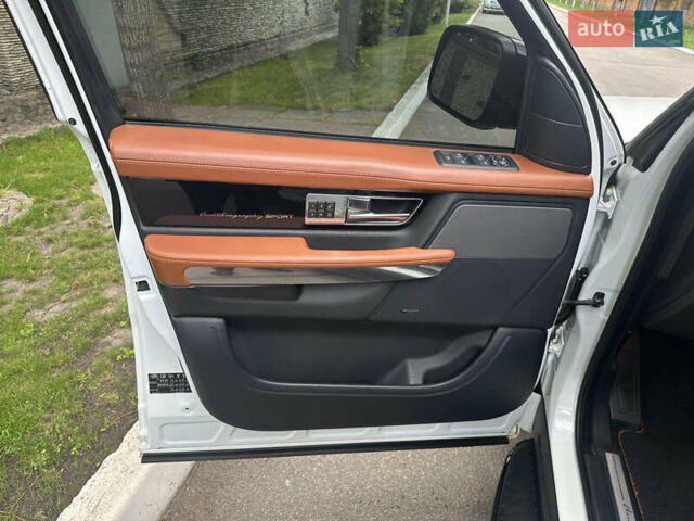 Белый Ленд Ровер Рендж Ровер, объемом двигателя 2.99 л и пробегом 181 тыс. км за 20500 $, фото 15 на Automoto.ua