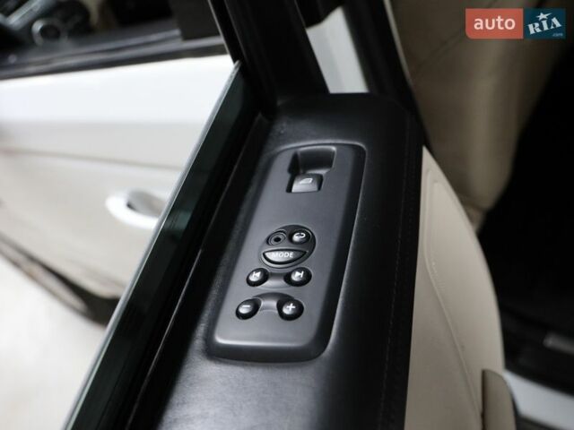 Білий Ленд Ровер Рендж Ровер, об'ємом двигуна 5 л та пробігом 207 тис. км за 21500 $, фото 29 на Automoto.ua