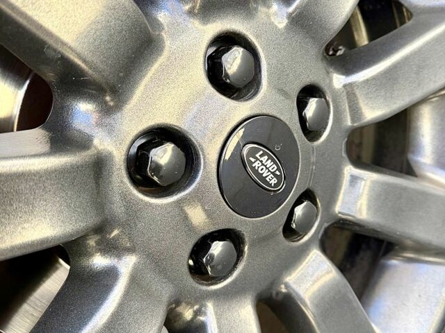 Білий Ленд Ровер Рендж Ровер, об'ємом двигуна 5 л та пробігом 187 тис. км за 20999 $, фото 5 на Automoto.ua