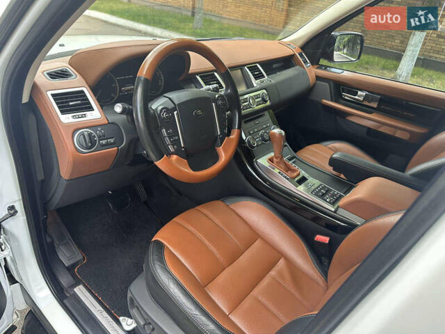 Белый Ленд Ровер Рендж Ровер, объемом двигателя 2.99 л и пробегом 181 тыс. км за 20500 $, фото 16 на Automoto.ua