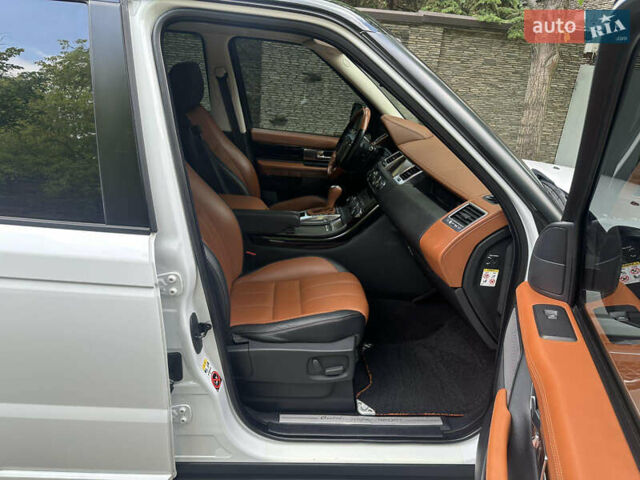 Белый Ленд Ровер Рендж Ровер, объемом двигателя 2.99 л и пробегом 181 тыс. км за 20500 $, фото 10 на Automoto.ua