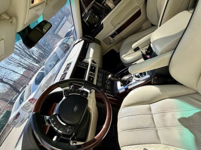 Белый Ленд Ровер Рендж Ровер, объемом двигателя 5 л и пробегом 187 тыс. км за 20999 $, фото 5 на Automoto.ua