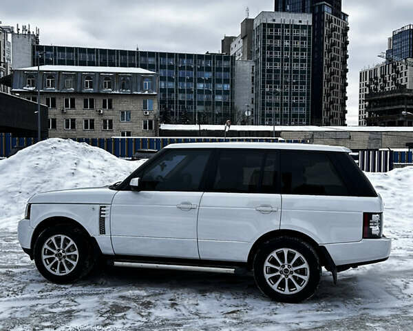 Белый Ленд Ровер Рендж Ровер, объемом двигателя 4.37 л и пробегом 217 тыс. км за 16500 $, фото 11 на Automoto.ua