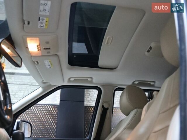 Білий Ленд Ровер Рендж Ровер, об'ємом двигуна 5 л та пробігом 207 тис. км за 21500 $, фото 23 на Automoto.ua