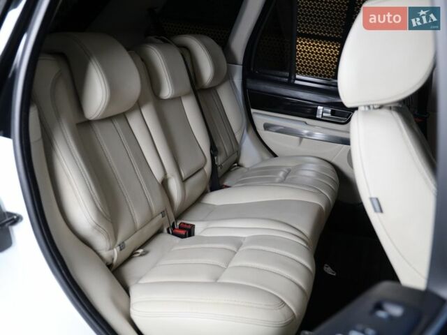 Білий Ленд Ровер Рендж Ровер, об'ємом двигуна 5 л та пробігом 207 тис. км за 21500 $, фото 34 на Automoto.ua