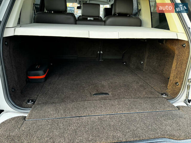 Белый Ленд Ровер Рендж Ровер, объемом двигателя 4.37 л и пробегом 181 тыс. км за 23950 $, фото 49 на Automoto.ua