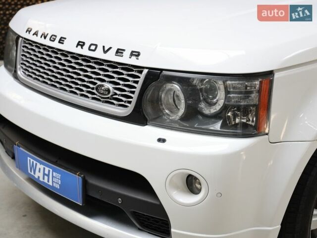 Білий Ленд Ровер Рендж Ровер, об'ємом двигуна 5 л та пробігом 207 тис. км за 21500 $, фото 1 на Automoto.ua