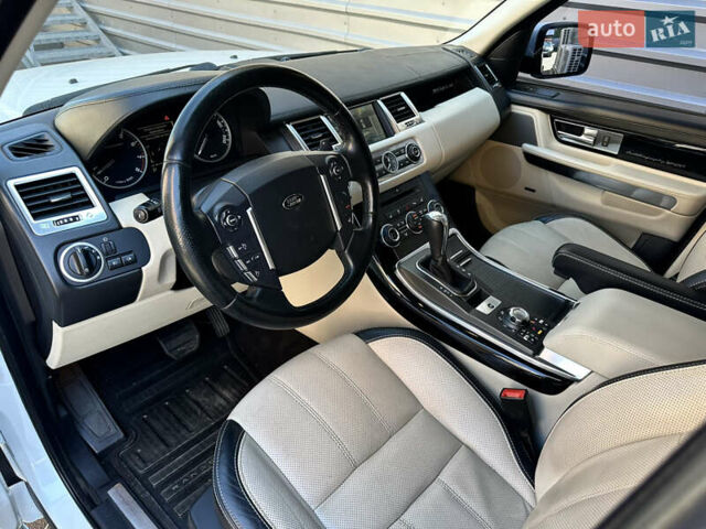 Белый Ленд Ровер Рендж Ровер, объемом двигателя 5 л и пробегом 179 тыс. км за 18000 $, фото 11 на Automoto.ua