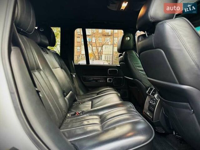 Белый Ленд Ровер Рендж Ровер, объемом двигателя 4.37 л и пробегом 300 тыс. км за 16500 $, фото 26 на Automoto.ua