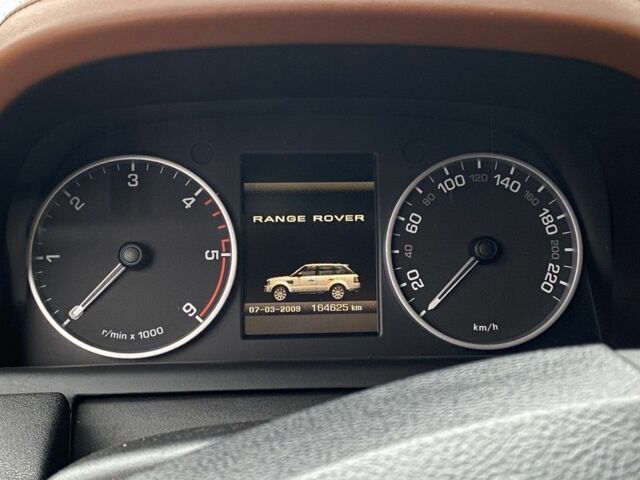 Белый Ленд Ровер Рендж Ровер, объемом двигателя 3 л и пробегом 164 тыс. км за 11000 $, фото 5 на Automoto.ua