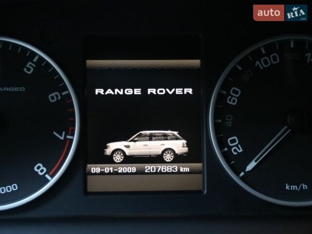 Білий Ленд Ровер Рендж Ровер, об'ємом двигуна 5 л та пробігом 207 тис. км за 21500 $, фото 17 на Automoto.ua