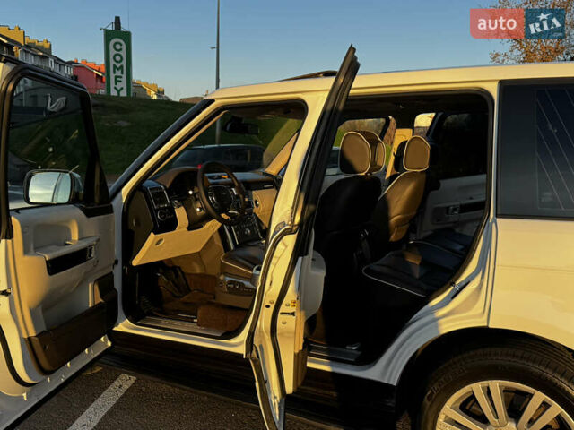 Белый Ленд Ровер Рендж Ровер, объемом двигателя 4.37 л и пробегом 181 тыс. км за 23950 $, фото 27 на Automoto.ua