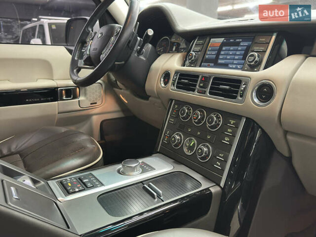 Білий Ленд Ровер Рендж Ровер, об'ємом двигуна 4.37 л та пробігом 126 тис. км за 29000 $, фото 52 на Automoto.ua