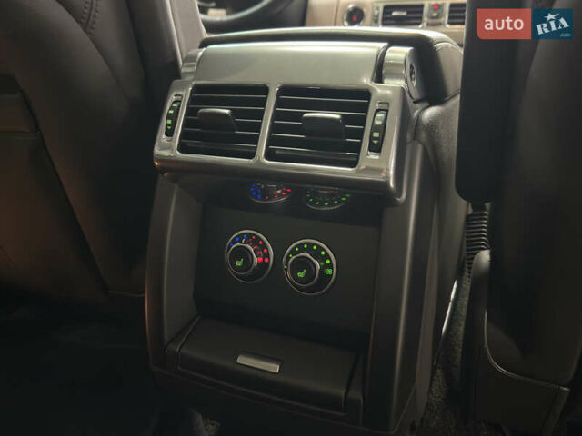 Білий Ленд Ровер Рендж Ровер, об'ємом двигуна 4.37 л та пробігом 126 тис. км за 29000 $, фото 28 на Automoto.ua