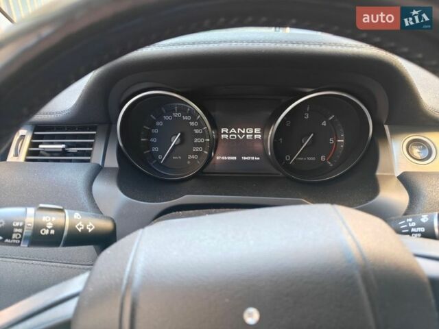 Білий Ленд Ровер Рендж Ровер, об'ємом двигуна 2.18 л та пробігом 264 тис. км за 15500 $, фото 9 на Automoto.ua
