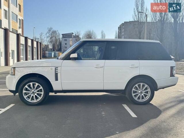 Белый Ленд Ровер Рендж Ровер, объемом двигателя 4.37 л и пробегом 177 тыс. км за 22500 $, фото 7 на Automoto.ua