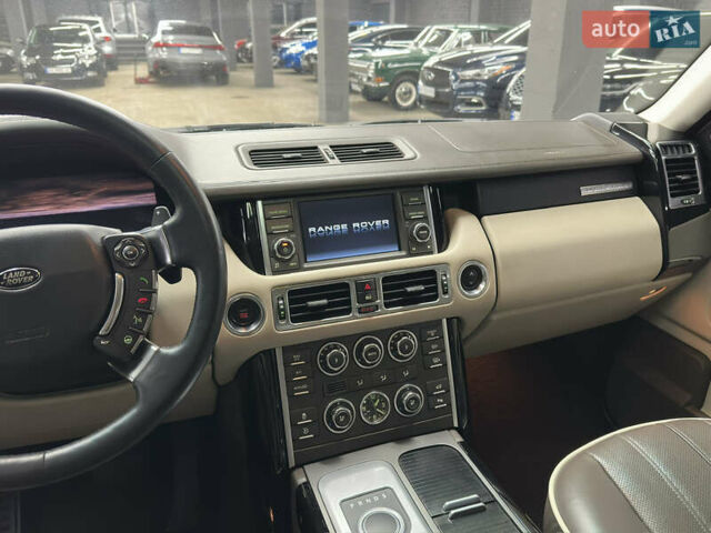 Білий Ленд Ровер Рендж Ровер, об'ємом двигуна 4.37 л та пробігом 126 тис. км за 29000 $, фото 40 на Automoto.ua