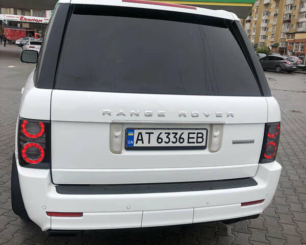 Белый Ленд Ровер Рендж Ровер, объемом двигателя 5 л и пробегом 130 тыс. км за 23900 $, фото 12 на Automoto.ua