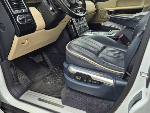 Белый Ленд Ровер Рендж Ровер, объемом двигателя 4.4 л и пробегом 209 тыс. км за 24894 $, фото 3 на Automoto.ua