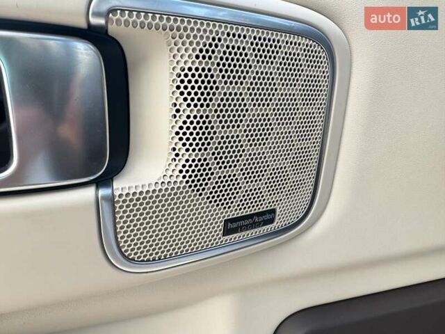 Белый Ленд Ровер Рендж Ровер, объемом двигателя 4.37 л и пробегом 177 тыс. км за 22500 $, фото 10 на Automoto.ua