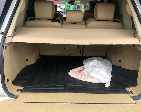 Ленд Ровер Рендж Ровер 2012 в Коломые на Automoto.ua Белый Ленд Ровер Рендж Ровер, объемом двигателя 5 л и пробегом 130 тыс. км за 26500 $, фото 26 на Automoto.ua