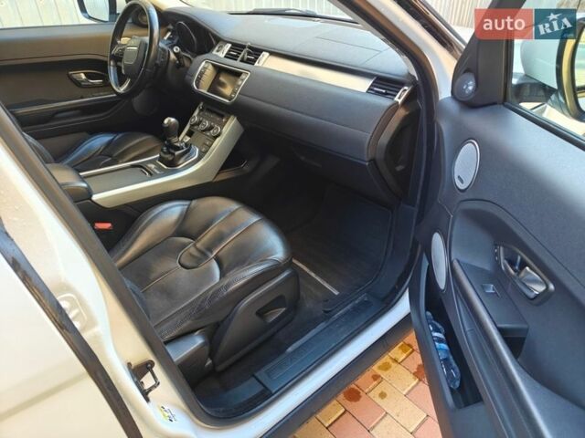 Білий Ленд Ровер Рендж Ровер, об'ємом двигуна 2.18 л та пробігом 264 тис. км за 15500 $, фото 7 на Automoto.ua