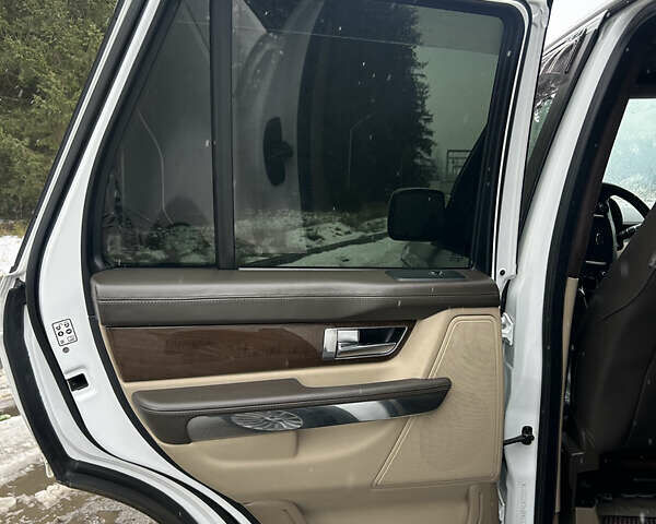 Белый Ленд Ровер Рендж Ровер, объемом двигателя 2.99 л и пробегом 270 тыс. км за 19500 $, фото 22 на Automoto.ua