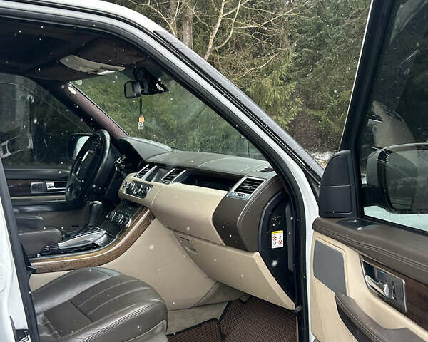 Белый Ленд Ровер Рендж Ровер, объемом двигателя 2.99 л и пробегом 270 тыс. км за 19500 $, фото 6 на Automoto.ua