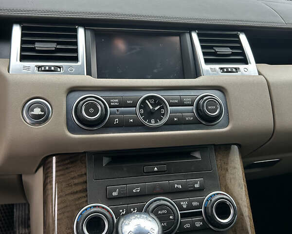 Белый Ленд Ровер Рендж Ровер, объемом двигателя 2.99 л и пробегом 270 тыс. км за 19500 $, фото 21 на Automoto.ua