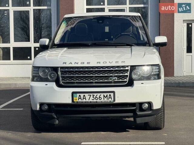 Белый Ленд Ровер Рендж Ровер, объемом двигателя 4.37 л и пробегом 177 тыс. км за 22500 $, фото 1 на Automoto.ua