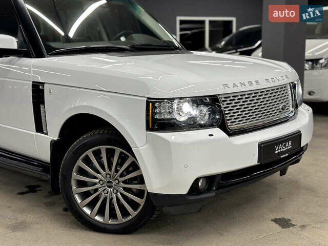 Білий Ленд Ровер Рендж Ровер, об'ємом двигуна 4.37 л та пробігом 126 тис. км за 29000 $, фото 12 на Automoto.ua