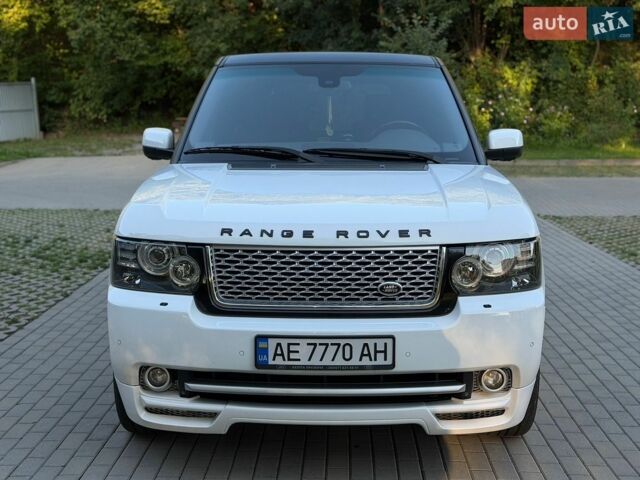 Білий Ленд Ровер Рендж Ровер, об'ємом двигуна 4.4 л та пробігом 250 тис. км за 24500 $, фото 11 на Automoto.ua
