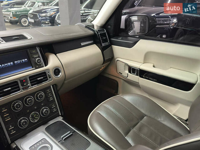 Білий Ленд Ровер Рендж Ровер, об'ємом двигуна 4.37 л та пробігом 126 тис. км за 29000 $, фото 41 на Automoto.ua
