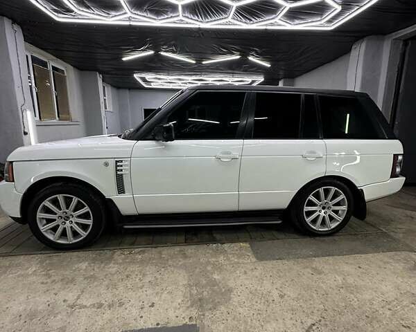 Белый Ленд Ровер Рендж Ровер, объемом двигателя 4.37 л и пробегом 231 тыс. км за 21000 $, фото 4 на Automoto.ua