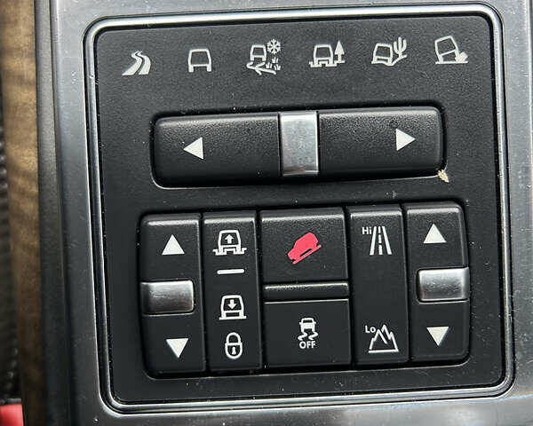 Белый Ленд Ровер Рендж Ровер, объемом двигателя 2.99 л и пробегом 270 тыс. км за 19500 $, фото 18 на Automoto.ua