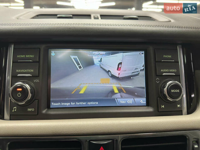 Білий Ленд Ровер Рендж Ровер, об'ємом двигуна 4.37 л та пробігом 126 тис. км за 29000 $, фото 55 на Automoto.ua