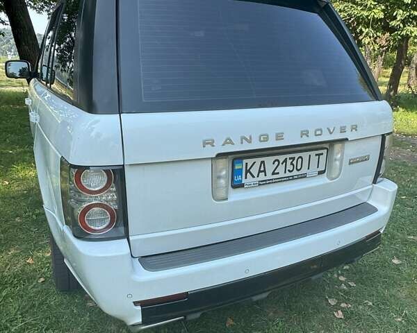 Білий Ленд Ровер Рендж Ровер, об'ємом двигуна 4.37 л та пробігом 198 тис. км за 25500 $, фото 2 на Automoto.ua