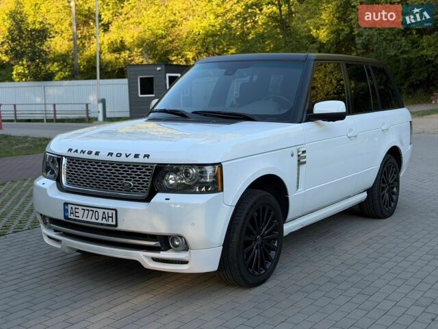 Білий Ленд Ровер Рендж Ровер, об'ємом двигуна 4.4 л та пробігом 250 тис. км за 24500 $, фото 4 на Automoto.ua