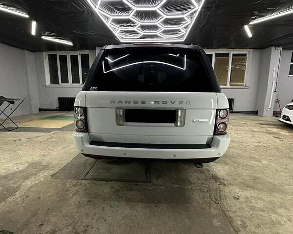 Белый Ленд Ровер Рендж Ровер, объемом двигателя 4.37 л и пробегом 231 тыс. км за 21000 $, фото 8 на Automoto.ua