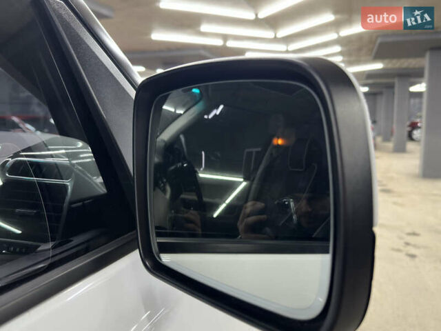 Білий Ленд Ровер Рендж Ровер, об'ємом двигуна 4.37 л та пробігом 126 тис. км за 29000 $, фото 51 на Automoto.ua