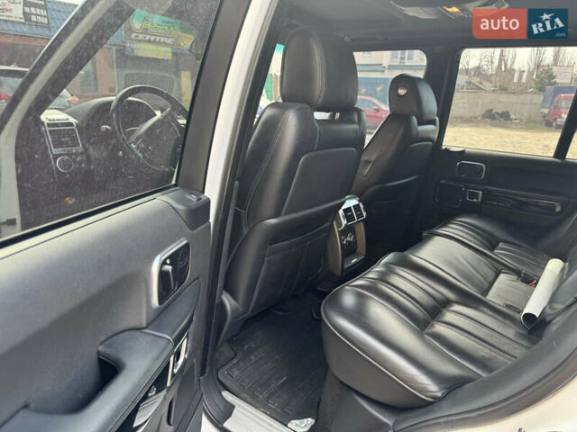 Белый Ленд Ровер Рендж Ровер, объемом двигателя 4.37 л и пробегом 178 тыс. км за 26500 $, фото 7 на Automoto.ua