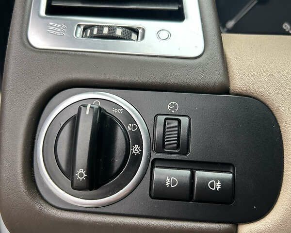 Белый Ленд Ровер Рендж Ровер, объемом двигателя 2.99 л и пробегом 270 тыс. км за 19500 $, фото 19 на Automoto.ua