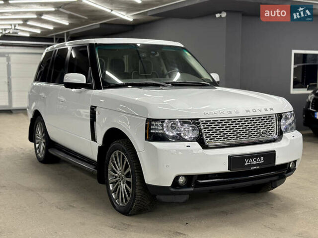 Білий Ленд Ровер Рендж Ровер, об'ємом двигуна 4.37 л та пробігом 126 тис. км за 29000 $, фото 10 на Automoto.ua