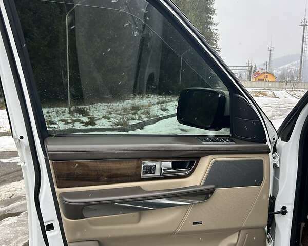 Белый Ленд Ровер Рендж Ровер, объемом двигателя 2.99 л и пробегом 270 тыс. км за 19500 $, фото 23 на Automoto.ua